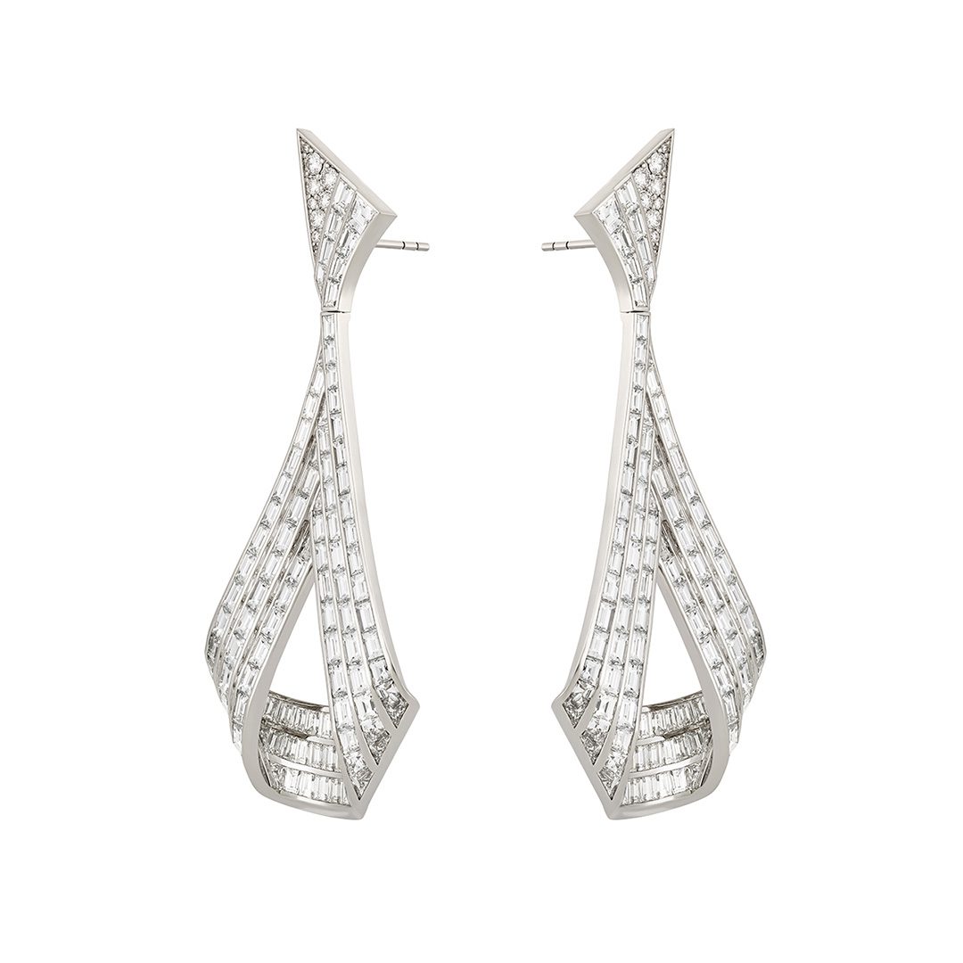 18ct White Gold Baguette & Round Brilliant Cut Diamond Drop Earrings