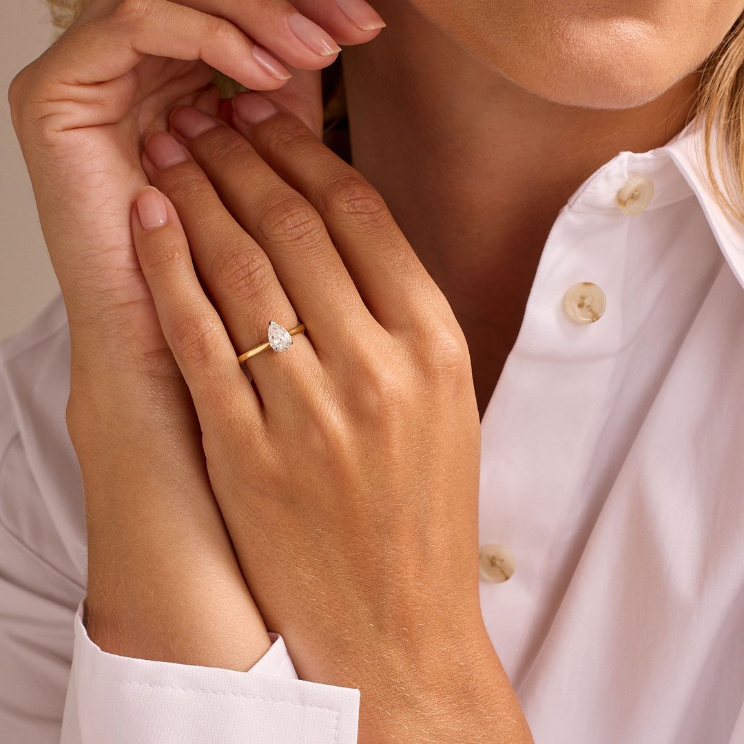 18ct Yellow Gold Pear Shape Diamond Solitaire Ring