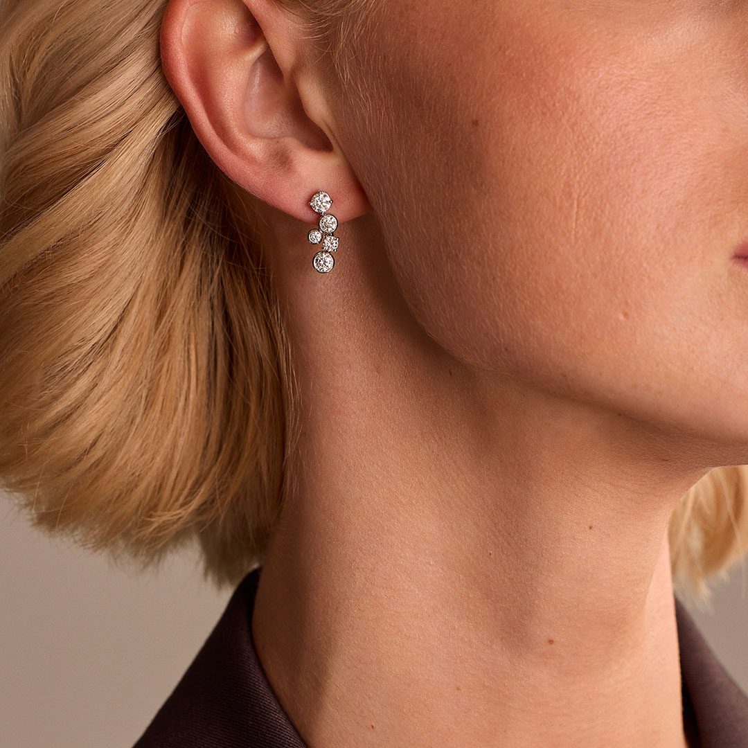 18ct White Gold Round Brilliant Cut Diamond Drop Earrings