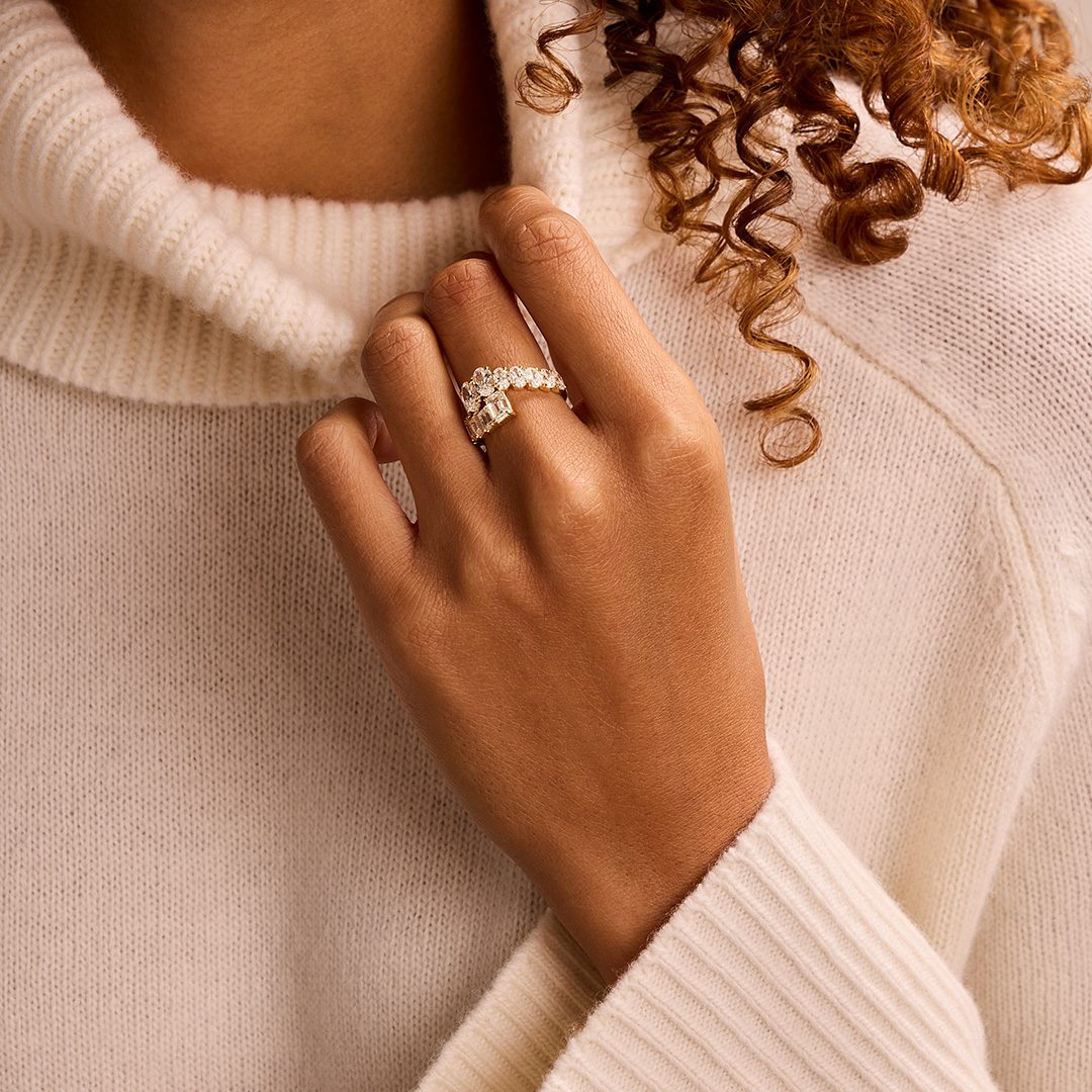 18ct Yellow Gold Oval & Baguette Cut Diamond Dress Ring